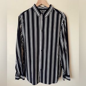 H&M long sleeve slim fit button down shirt in striped design